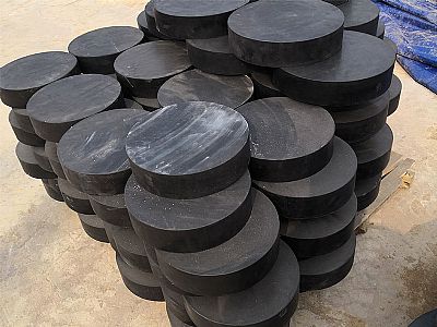 湘乡市板式橡胶支座由若干层橡胶片与薄钢板经加压硫化